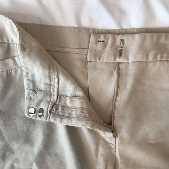 Roz & Ali Capri  Womens Size 18 Beige Tapered Leg Ankle Stretch Flat Front - Picture 4 of 9